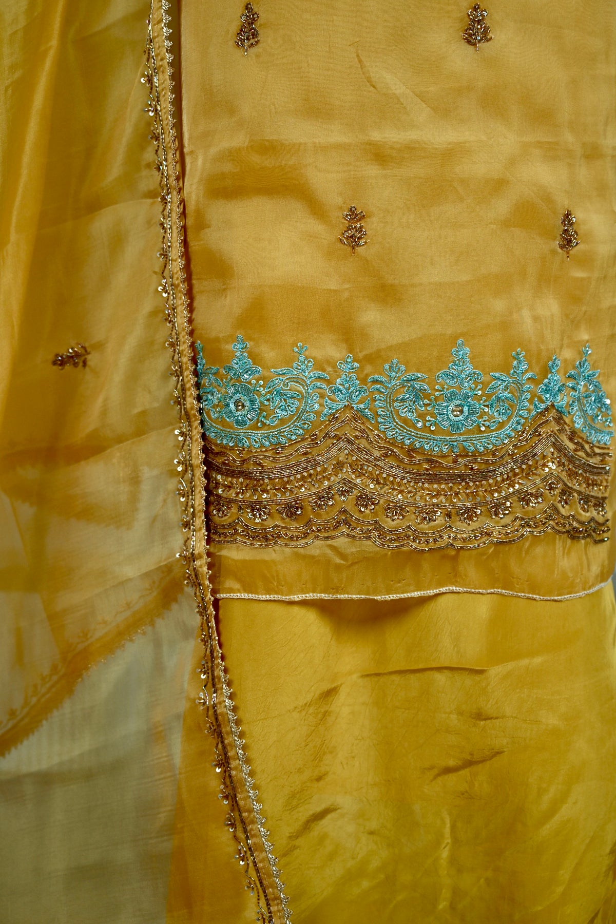 Elegant Hand-Embroidered Glass Organza Unstitched Suit Set