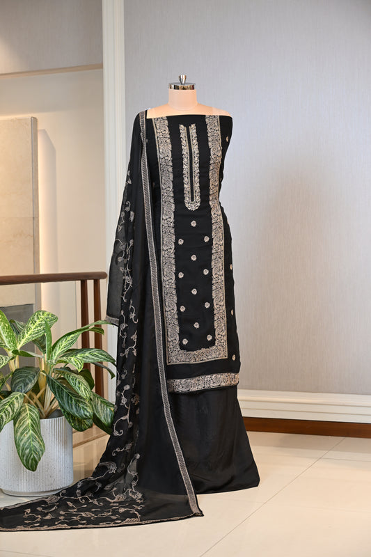 Elegant Thread Work Organza Suit Set