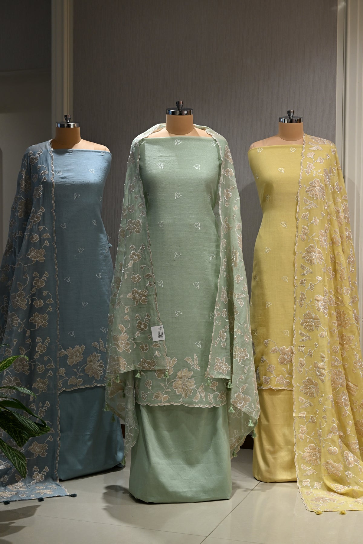 Pure Malmal Cotton Suit Set with Crepe Bottom & Four-Side Cutwork Dupatta