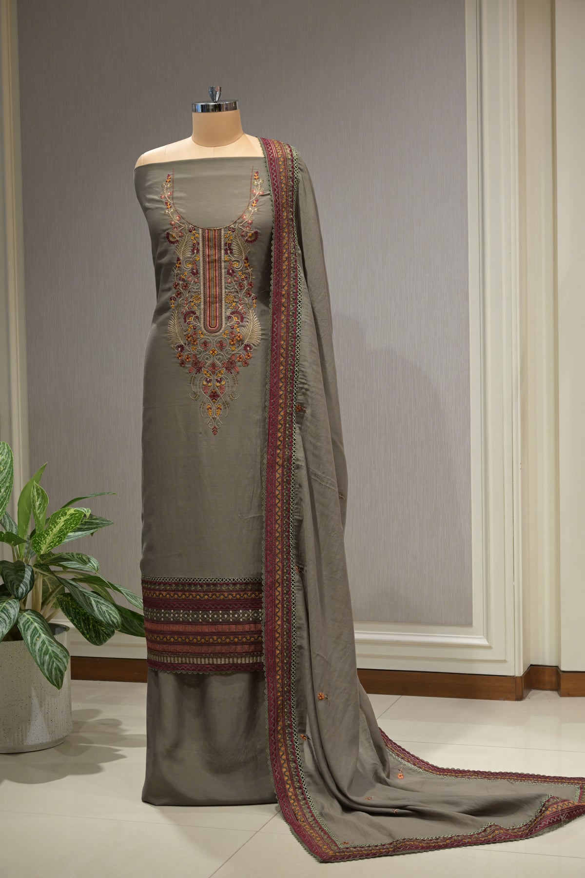 Pure Malmal Cotton Suit Set with Thread , Crepe Bottom & Matching Dupatta