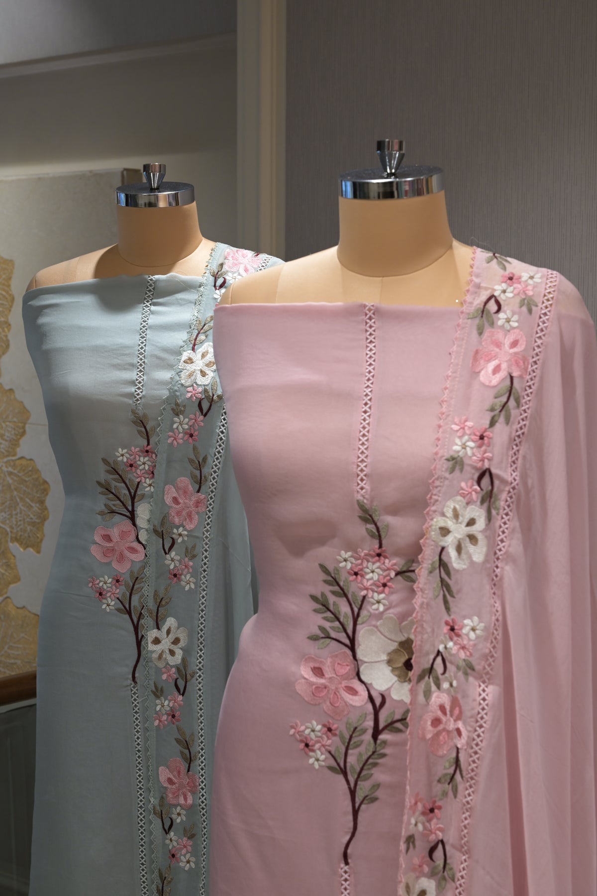 Premium Organza Embroidered Suit Set with Matching Dupatta with Thread Embrodery