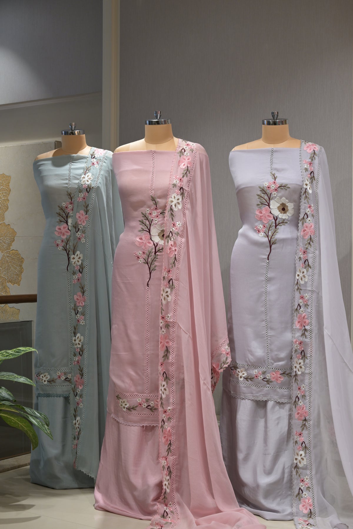 Premium Organza Embroidered Suit Set with Matching Dupatta with Thread Embrodery