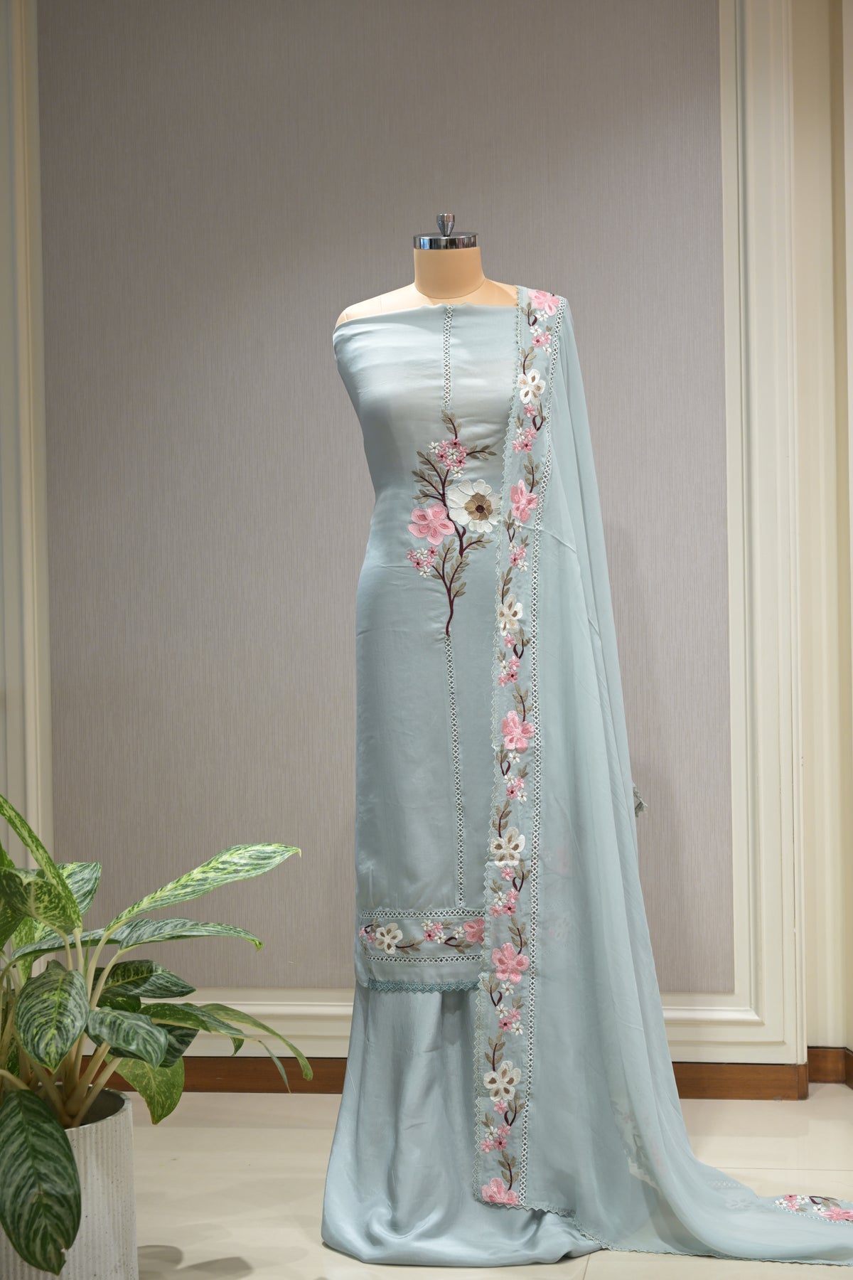 Premium Organza Embroidered Suit Set with Matching Dupatta with Thread Embrodery