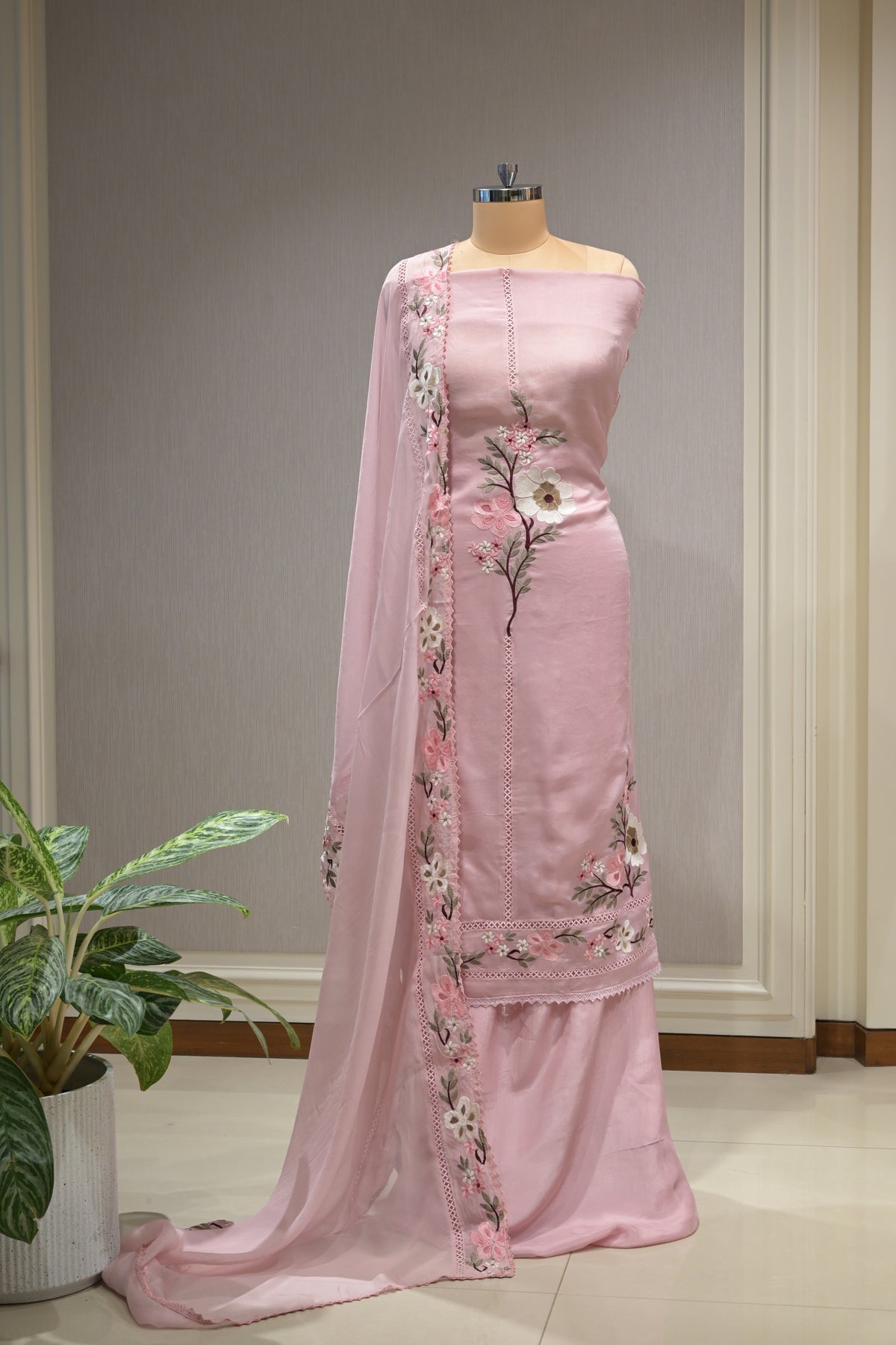Premium Organza Embroidered Suit Set with Matching Dupatta with Thread Embrodery