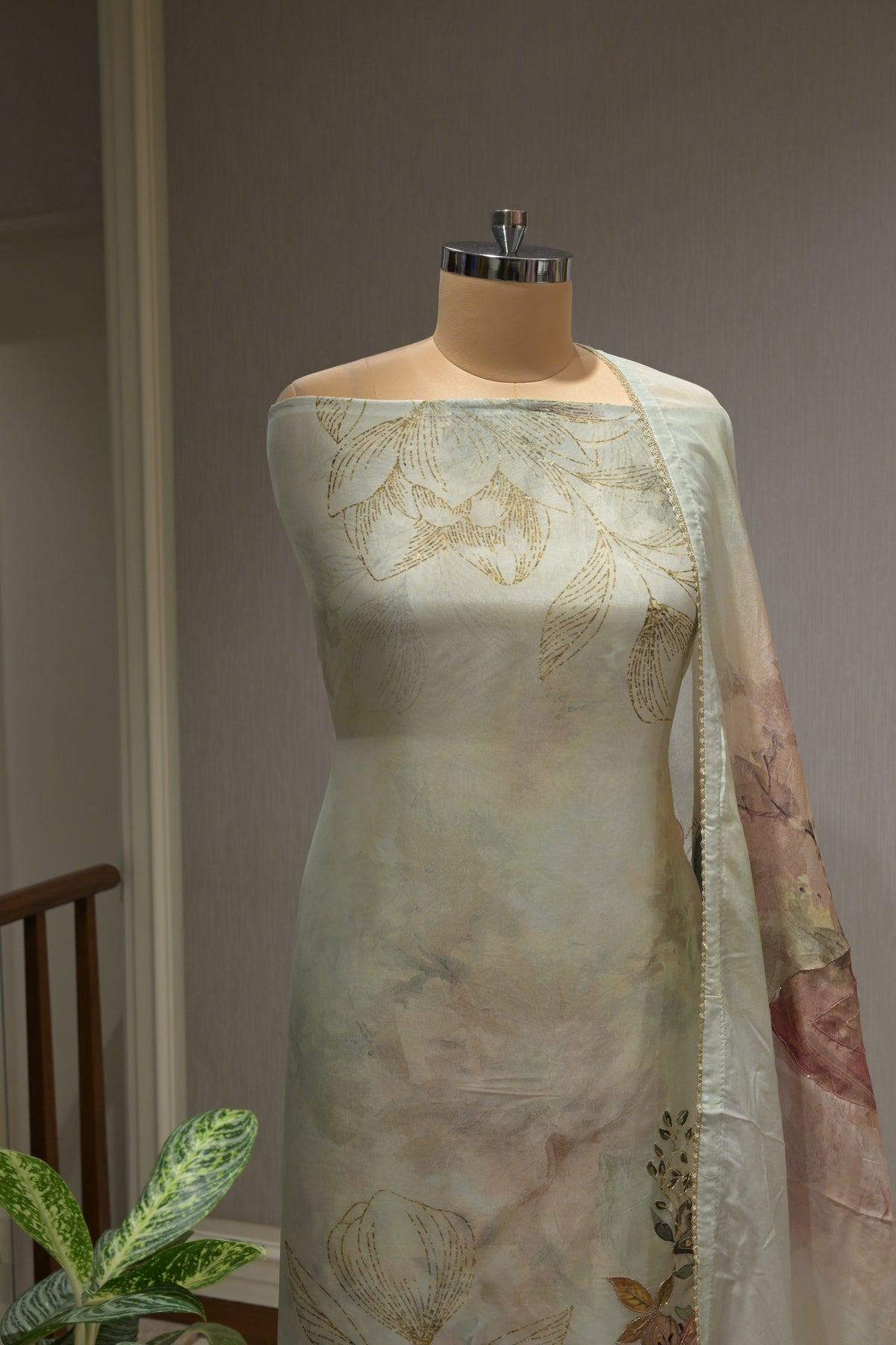 Elegant Printed Organza Suit Set with Silk Bottom &amp; Highlighted Organza Dupatta