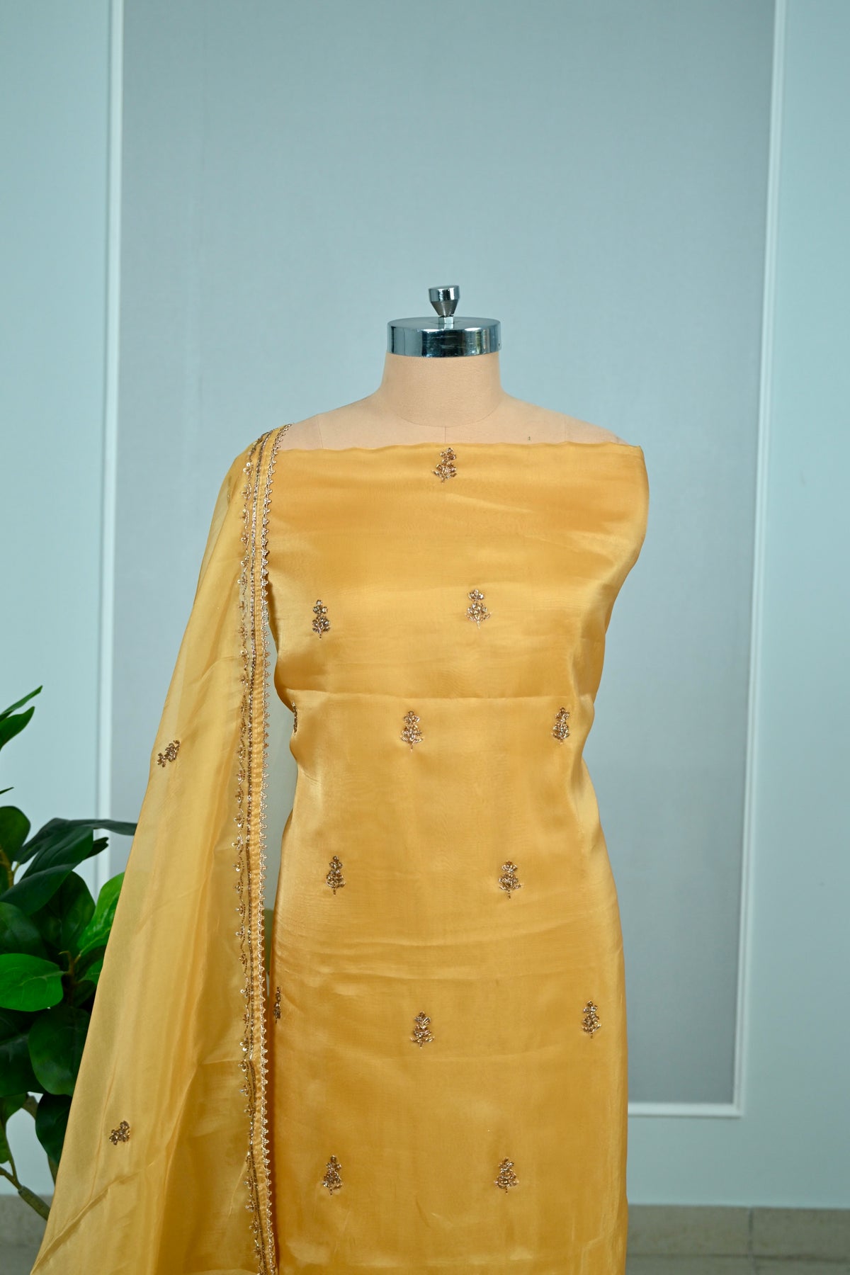 Elegant Hand-Embroidered Glass Organza Unstitched Suit Set