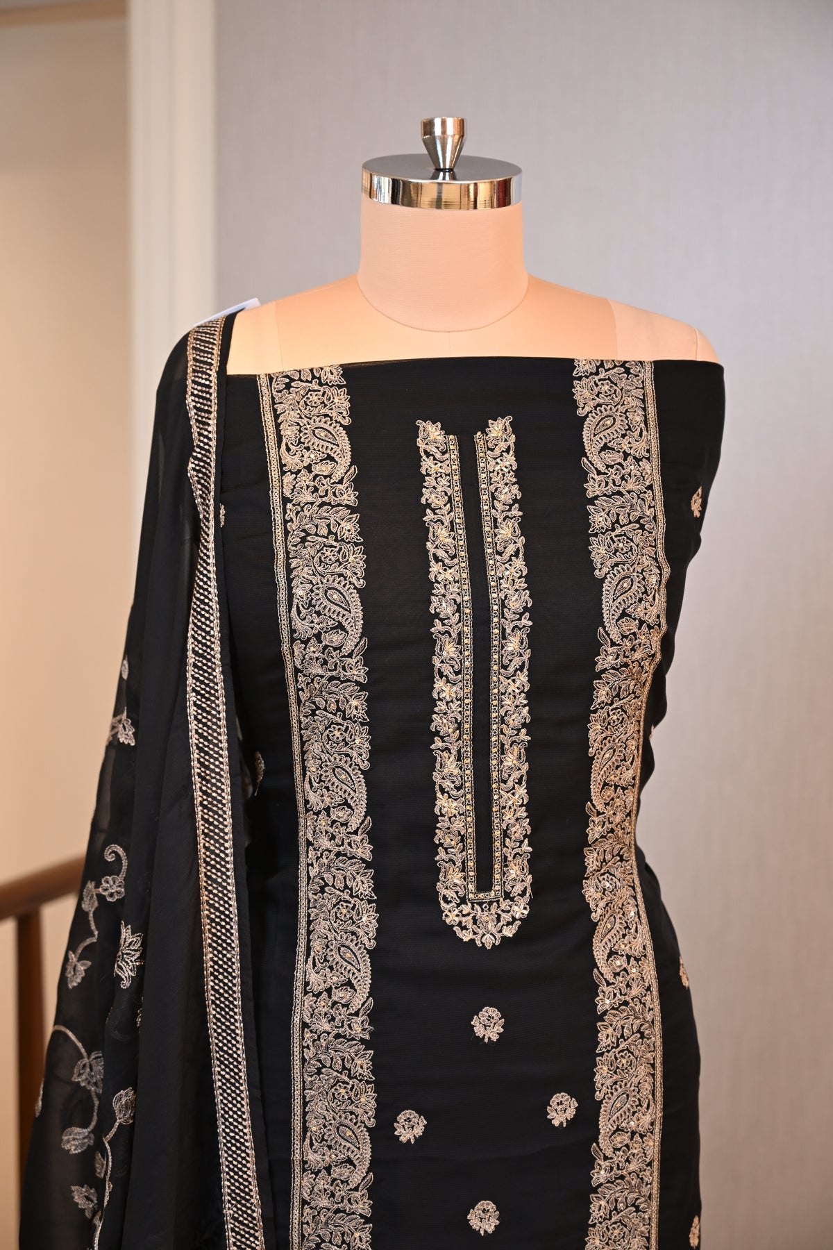 Elegant Thread Work Organza Suit Set