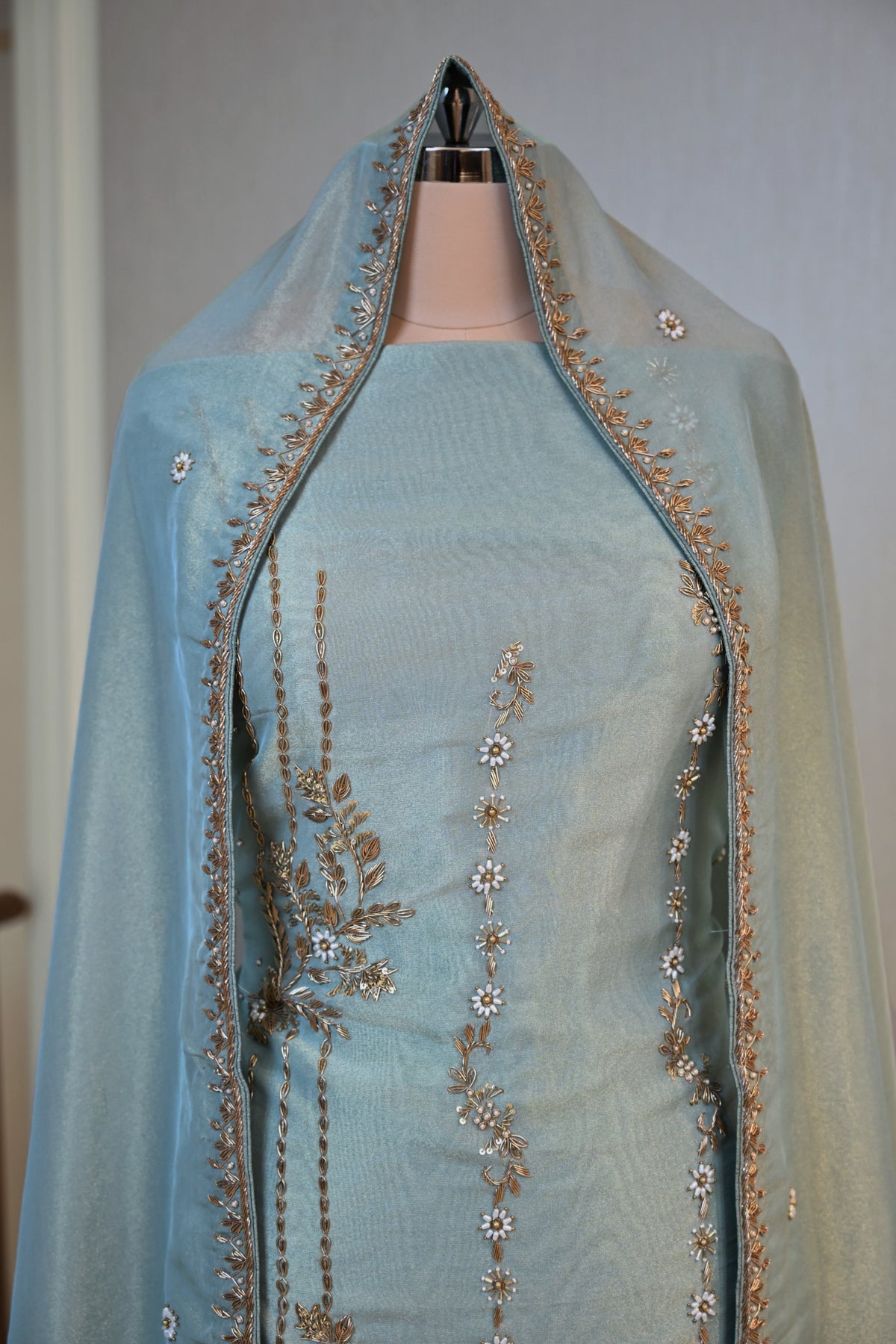Shimmer Tissue Hand-Embroidered Unstitching Set